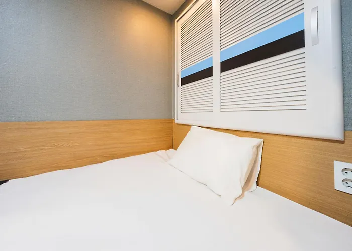 Hostel Myeongdong New *