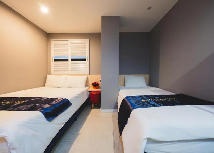 Hostel Myeongdong New *