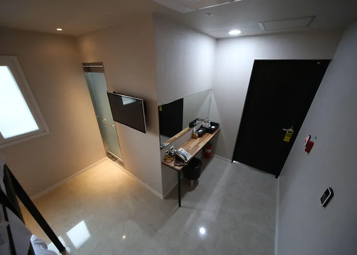 Myeongdong New Hostel *